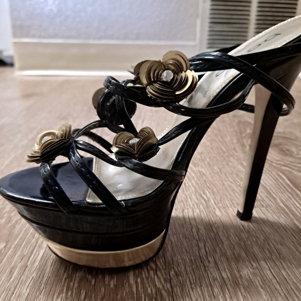 Bebe black n gold